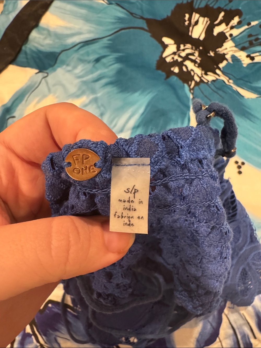 Floral Lace Bralette with Crisscross Straps in Navy Blue - Picture 3 of 3